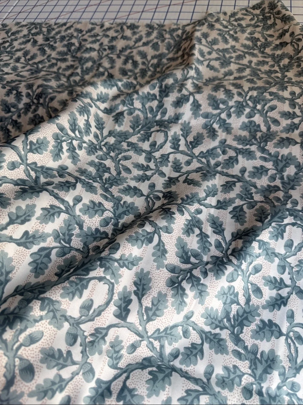 Vintage Lightweight Lining Fabric Oak Acorn Print 2+ Yds x 56